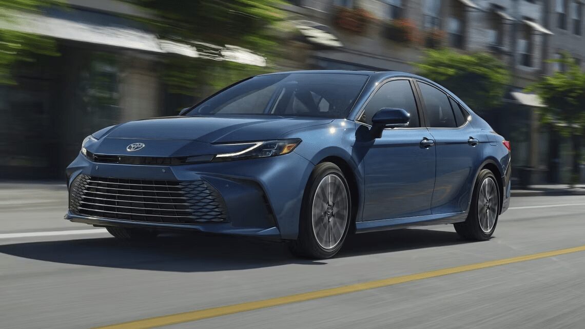 Toyota Camry 2025