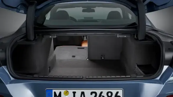 bmw-8-series-coupe-trunk