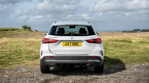 mercedes-benz-gla-class-back (2)