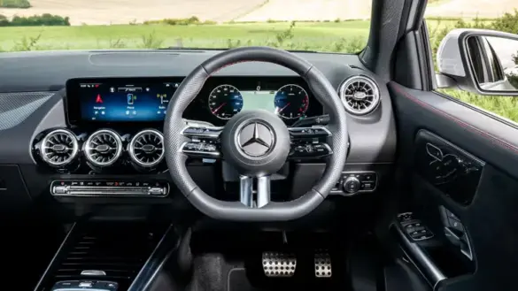 mercedes-benz-gla-class-head-on-dashboard-shot