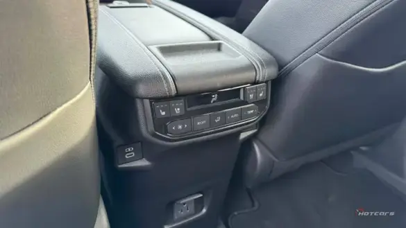 2024-toyota-grand-highlander-hybrid-max-rear-ac-controls