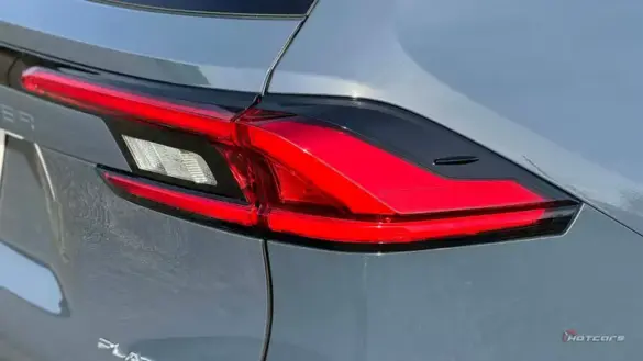2024-toyota-grand-highlander-hybrid-max-taillight