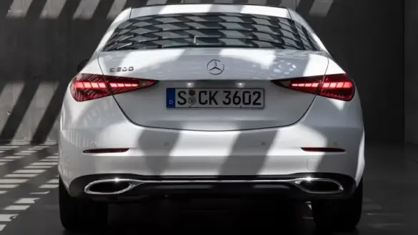 mercedes-benz-c-class-2022-1600-59