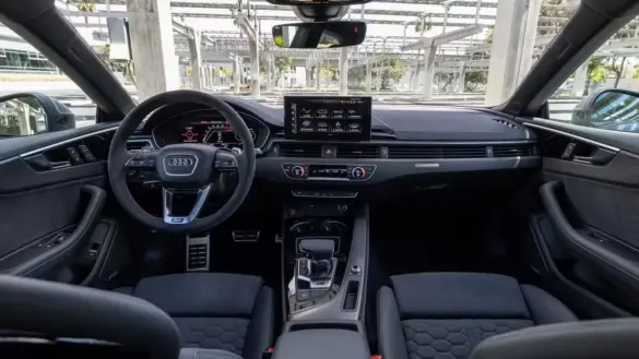 2024-audi-rs5-interior-from-between-front-seats