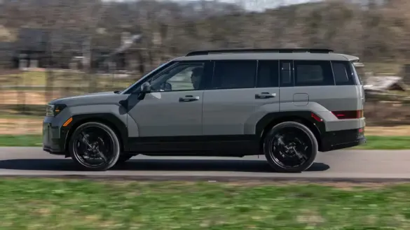gray-2024-hyundai-santa-fe-3