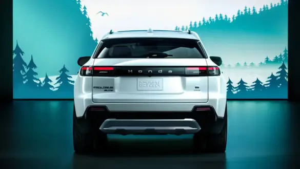 honda-prologue-head-on-rear