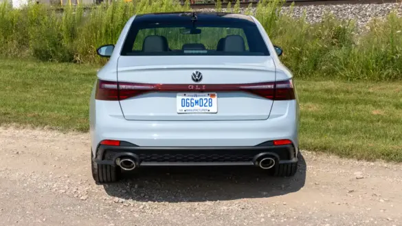 2025-volkswagen-jetta-gli-21-of-35