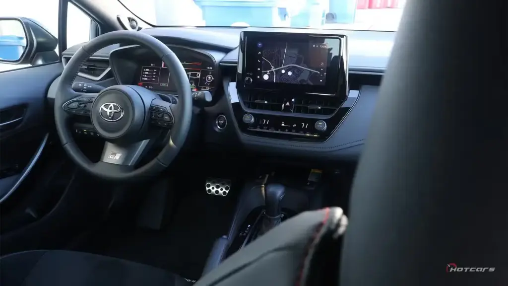 интерьер toyota gr corolla