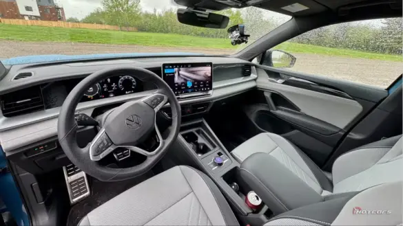 салон Volkswagen Tiguan 2025 (3)