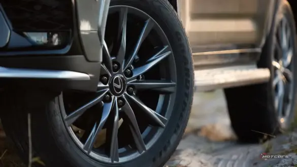 Lexus LX 700h F Sport 2025 (4)