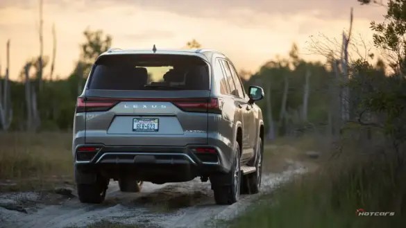 Lexus LX 700h F Sport 2025 (6) lexus lx сзади