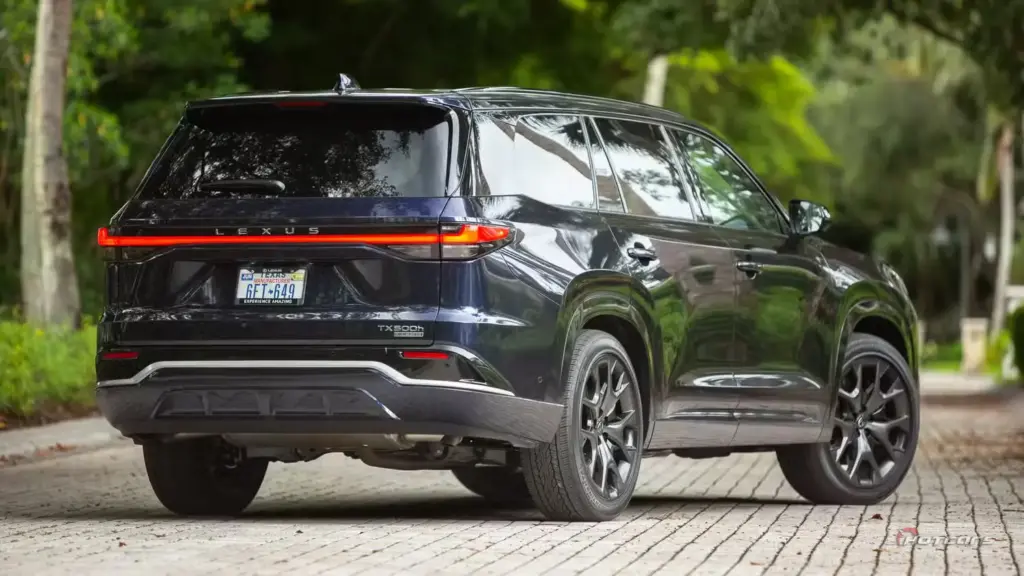 Lexus TX 500h 2025 года